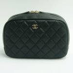 シャネル（CHANEL）トラベルコスメポーチ　A80910　2023年秋冬新作　レディース　ポーチ　ブラック　（中古・美品）
